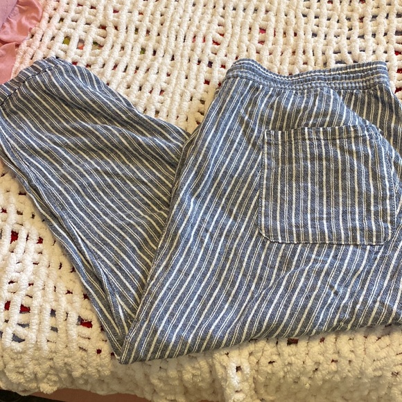 Old Navy beachy pants - Picture 4 of 5